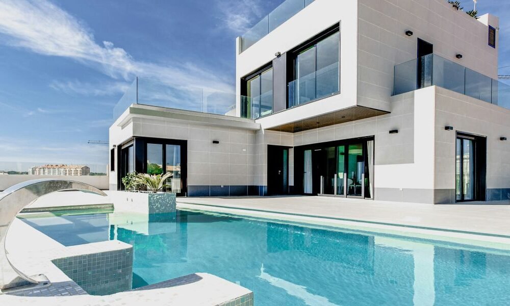 The Transformative Power of Pools and Outdoor Living in Luxury Real Estate