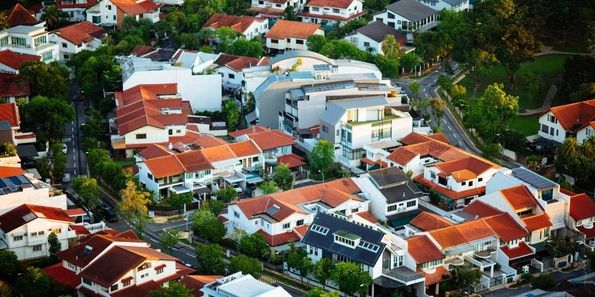 Mortgage Applications Tumble 5.2% as Rates Reach 4-Week High