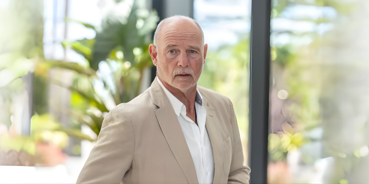 From Global Boardrooms to a Local Market Voice: How Charles Gubbins Built Influence in Sotogrande Through Business, Analysis, and Community Media