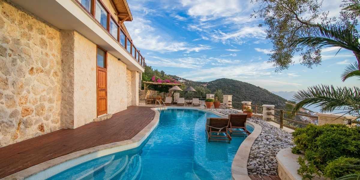 Luxury Sarasota Estate Listed With $26.4 Million Price Tag