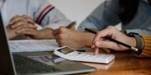 U.S. Mortgage Rates Near 7% as Affordability Tightens