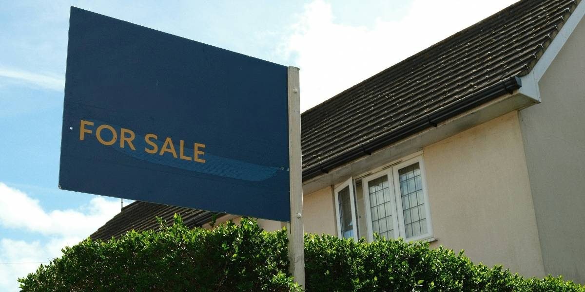 Pending Home Sales Drop 7.3% as Buyers Hesitate Across the U.S.